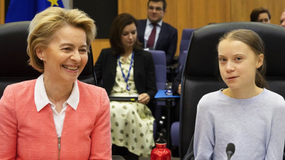 Předsedkyně Evropské komise Ursula von der Leyenová a švédská aktivistka Greta Thunbergová